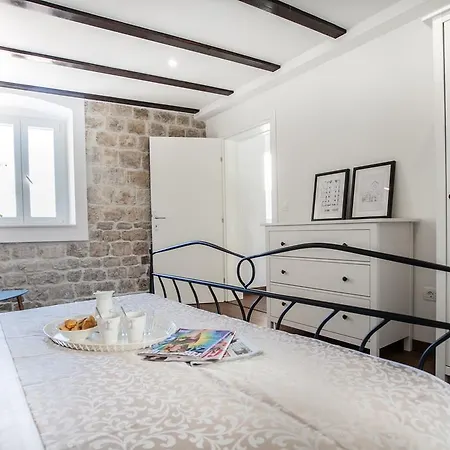 Tinel Longo Trogir