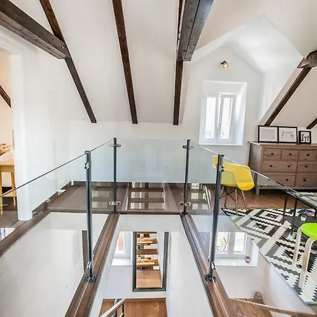 Tinel Longo Villa Trogir