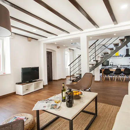 Tinel Longo, For Up To 8, Center, Bbq, Terrace Βίλα *