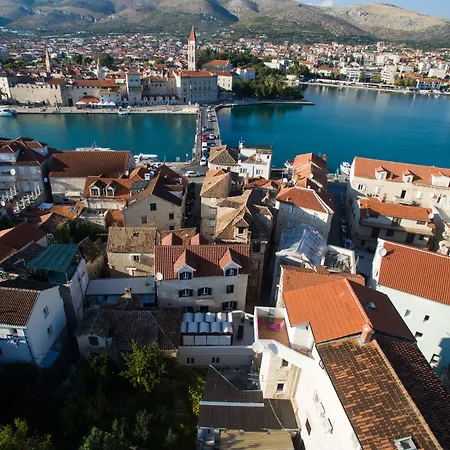 Tinel Longo, For Up To 8, Center, Bbq, Terrace