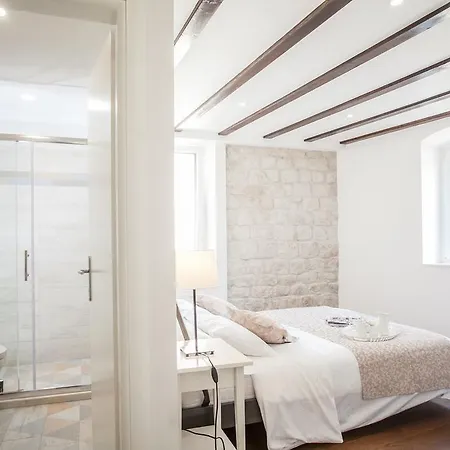 Tinel Longo, For Up To 8, Center, Bbq, Terrace 트로기르