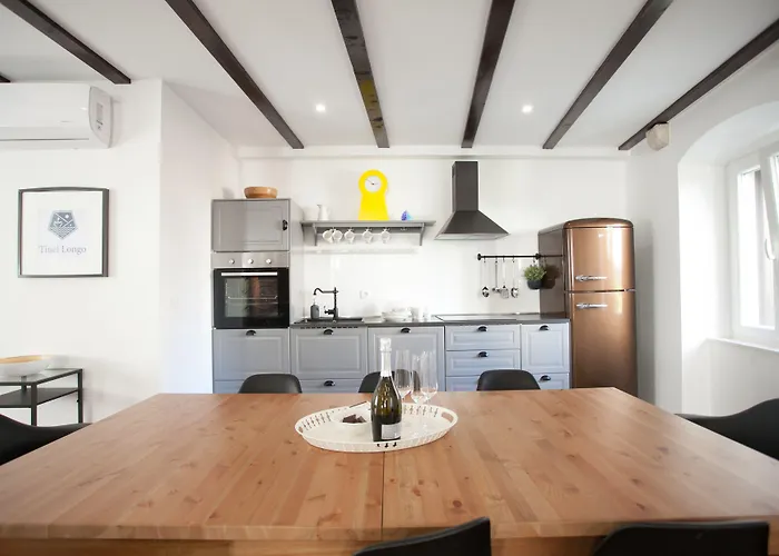 Tinel Longo, For Up To 8, Center, Bbq, Terrace * Τρογκίρ