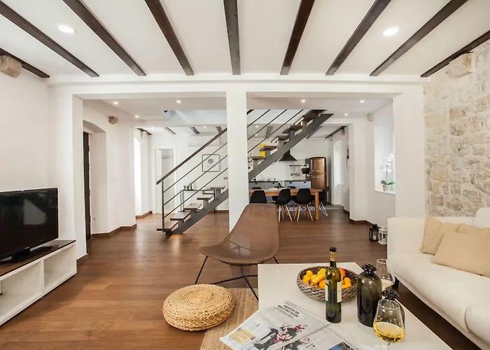 Tinel Longo, For Up To 8, Center, Bbq, Terrace Τρογκίρ