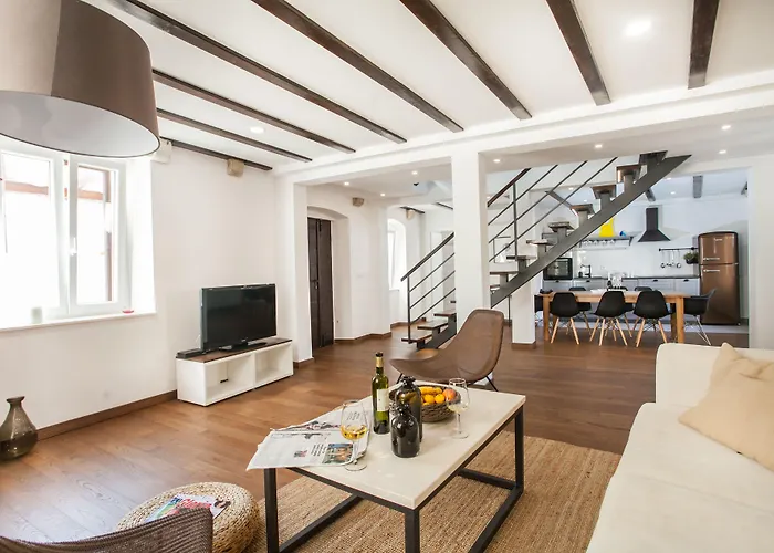 Tinel Longo, For Up To 8, Center, Bbq, Terrace Βίλα *