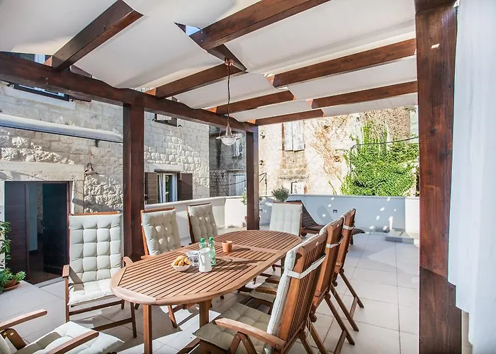 Tinel Longo, For Up To 8, Center, Bbq, Terrace Βίλα Τρογκίρ