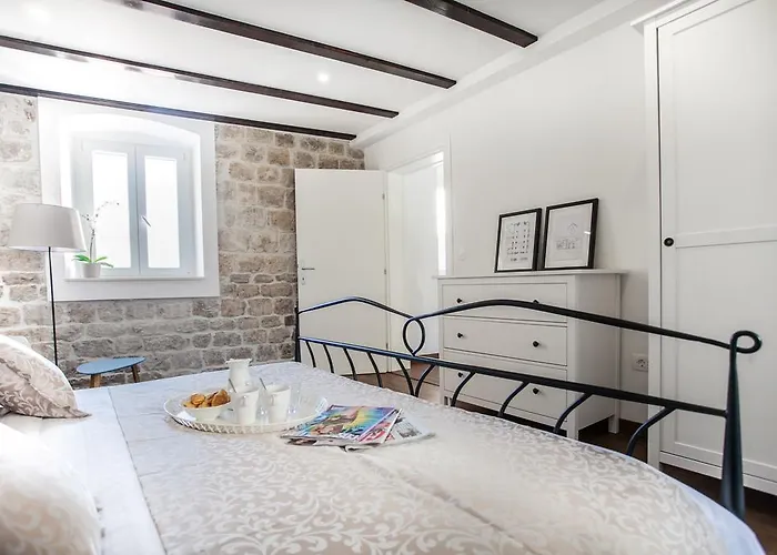 Tinel Longo, For Up To 8, Center, Bbq, Terrace Τρογκίρ