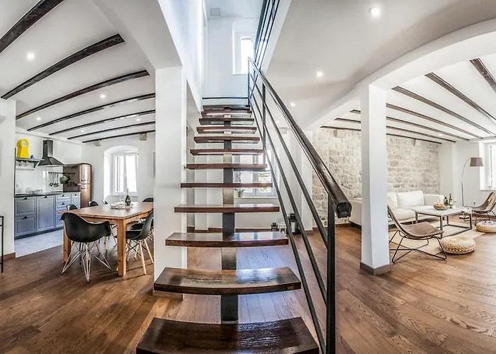 Tinel Longo, For Up To 8, Center, Bbq, Terrace * Τρογκίρ