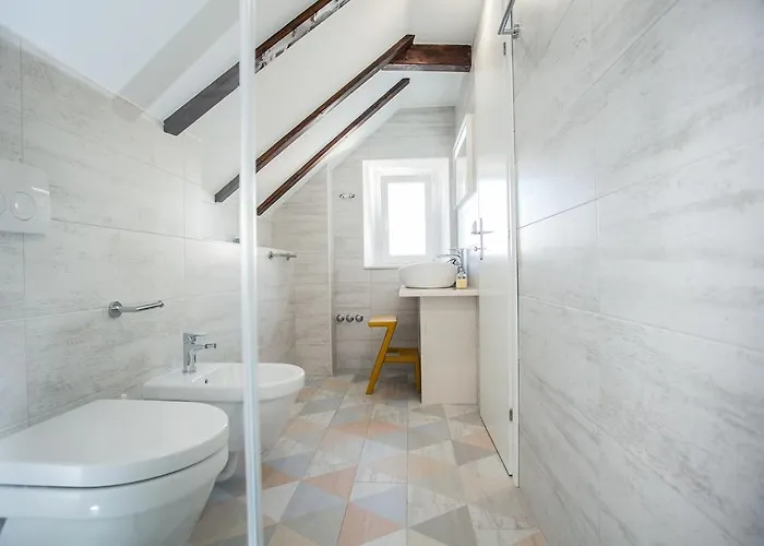 Βίλα Tinel Longo, For Up To 8, Center, Bbq, Terrace Τρογκίρ