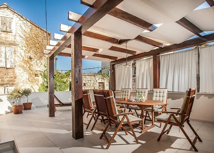 Tinel Longo, For Up To 8, Center, Bbq, Terrace *