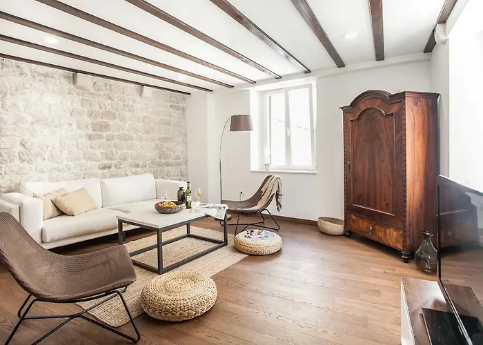 Βίλα Tinel Longo, For Up To 8, Center, Bbq, Terrace *